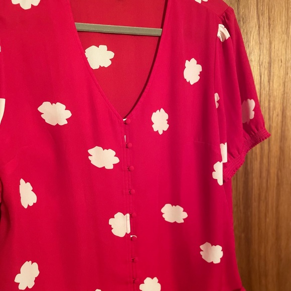 Women’s Banana Republic Shirt - Picture 2 of 5